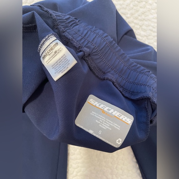 Barco Sketchers Navy High Waisted Jogger Scrubs - Picture 2 of 5